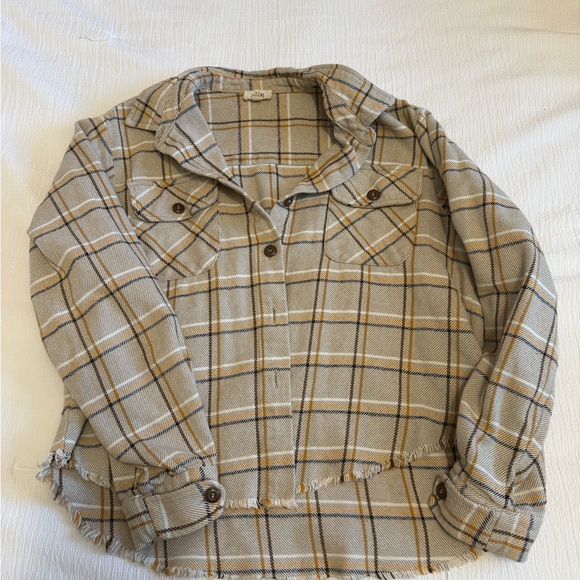 BKE crop button up - Picture 1 of 2